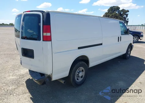 2015 Chevrolet Express 2500 Work Van z USA, uszkodzony, nr VIN 1GCWGGCF9F1163845